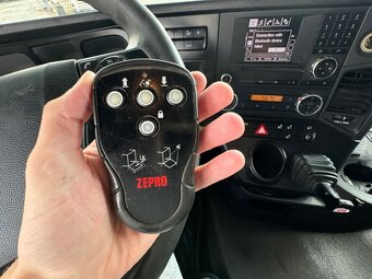 Mercedes-Benz ANTOS 2543 L THERMOKING (6913) - 17