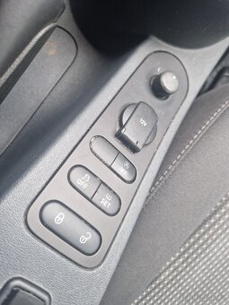 Seat Leon 1,6 TDi CR 77 kW Reference - 17