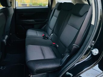 Mitsubishi Outlander 2.0i BENZÍN MANUÁL LED KAMERA 2WD 2017 - 17