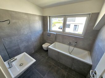 Prodej domu 98 m² s pozemkem 428 m² - 17