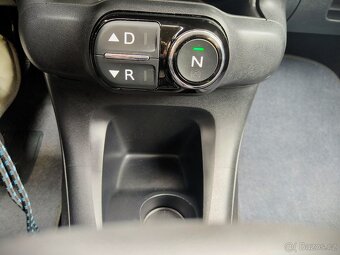 Citroën C4 Cactus 1.2i PureTech 60 kW 1.MAJITEL CZ AUTOMAT - 17