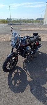 Moto Guzzi V7 Stone Special Edition 2023 - 17