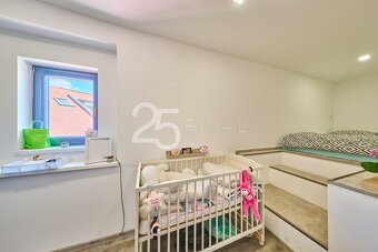 Prodej domu po rekonstrukci se dvěma bytovými jednotkami a z - 17