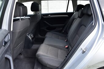 Volkswagen Passat b8 2.0 TDi CR COMFORTLINE,PANORAMA,NAVI,TZ - 17