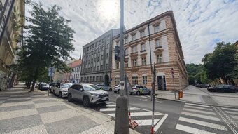 Pronájem bytu - Vítkova 197/11, Praha - Karlín - 17