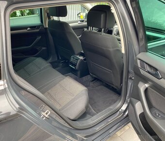 VW Passat B8 Variant/kombi 1.6 TDi 88kW DSG 1majitel - 17
