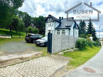 Vícegenerační vila (260 m2) po rekonstrukci se zahradním dom - 17