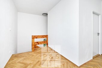 Pronájem rodinné domy, 300 m2, pozemek 636m2 - Praha - Braní - 17