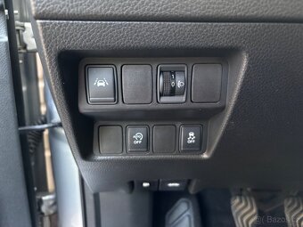 Nissan Qashqai 1.2 DIG-T 115 N-Connecta 2017 ČR Keyless+Pano - 17