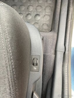 Peugeot 3008 1,6HDI 82kW r.v.2013, naj. 100.000 Km - 17