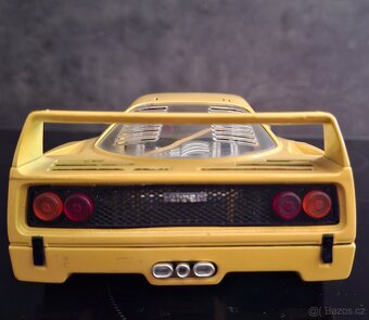 Ferrari F40 3x varianta 1:18 Bburago + dárek 1:43 - 17