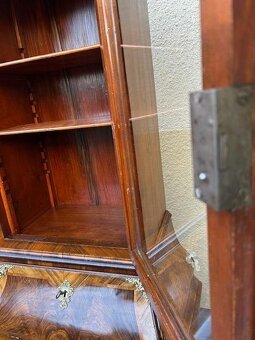 Barokní komoda s vitrínou - originál. - 17
