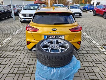 XCeed TOP 1.4T-GDI 103kW 7DCT automat - 17