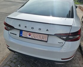 SKODA SUPERB 3 spoiler kridlo lipko na kufor - 17