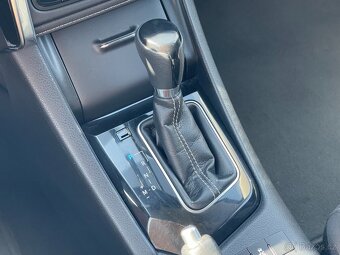 Toyota Auris, 1.6i, ČR, 2015, AUTOMAT - 17