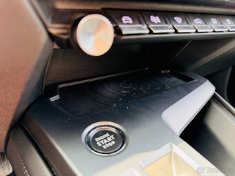 Peugeot 308 Plug-In-Hybrid 180k, e-EAT8 - 17
