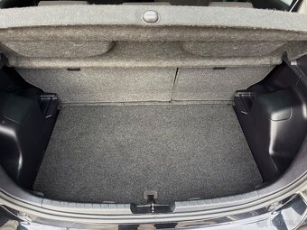 Toyota Yaris, 1.5 Hybrid PLNÝ SERVIS TOYOTA NEHAVAROVANÉ - 17