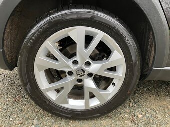 Octavia Scout 2.0tdi DSG servisní historie tažné TOP stav - 17