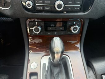 Volkswagen Touareg 3.0 TDI 193 KW, 1. Majitel, ČR, bez DPH - 17