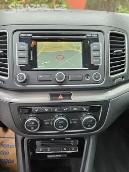 VW Sharan 2.0 TDI 103kW,4x4,Xenon,Navi,Serviska. - 17