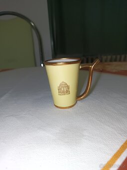 Hrnečky, skleničky, šálky a podšálky - 17