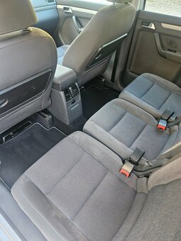 VW Touran Style 1.6 TDI 77 kW DSG 2012, 131.000 km - 17