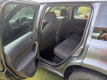 Yeti 2.0 TDi, digi klima,tažné,servisní knížka - 17