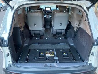 TOYOTA SIENNA HYBRID  (rezervace) - 17