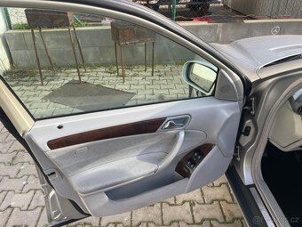Mercedes Benz C180 - 17