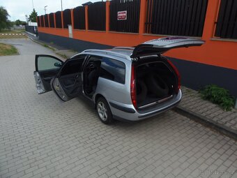 Citroën C5 2.0 HDi kombi prav. servis - 17