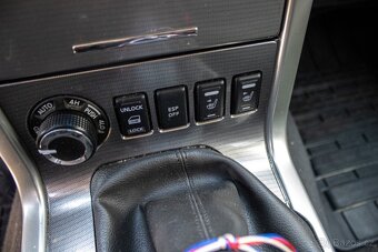 Nissan Pathfinder 2.5 dCi SE - 17