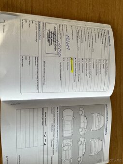 VW Touran 1.6 TDi DSG Serviska - 17