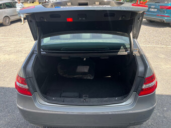 MERCEDES-BENZ E  250 CDi  150 Kw 4MATIC ČR - 17