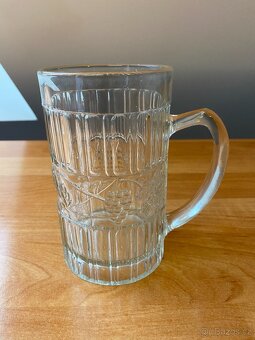 Sběratel nabízí staré pivní sklenice - 17