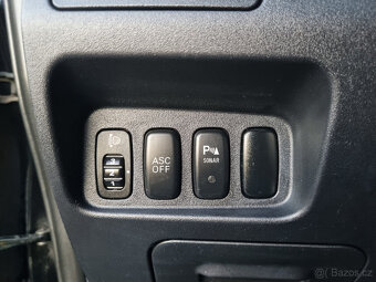 Peugeot 4007 2,2 HDi 4x4, 7 míst - 17