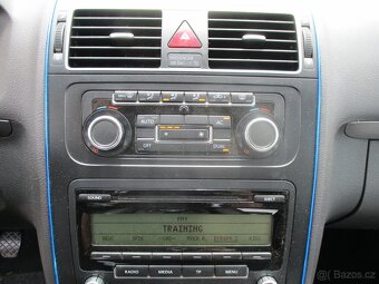 VW TOURAN 1,6TDI TDi 77kw Klimatr. 6rychlostí 2011 - 17