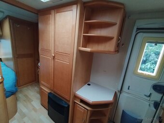 HOBBY 540UFe č.242. Pro 4. Fr. postel. Sprcha. Rok 2006 - 17