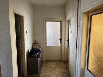 Prodej rodinného domu s dílnou a garáží v obci Květinov - 17