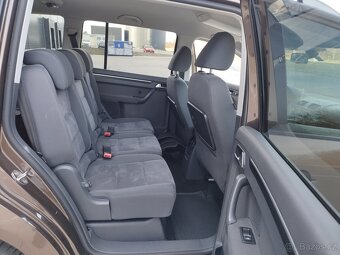 VW TOURAN 2.0TDI, 103KW, SERVISNÍ KNIHA - 17