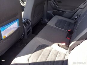 VW-GOLF SPORTSVAN 2,0TDI-150PS-BIXENON-HIGHLINE-NAVI-2015 - 17