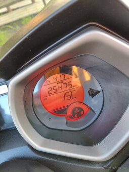 Yamaha X-Max 125i - 17