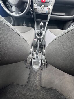 Toyota AYGO 1,0 i.   5 dveří - 93.000 KM - 17