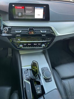 BMW Řada 5, 530 xDrive M-Sport CZ - 17