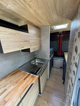 Obytná dodávka PEUGEOT BOXER - 17