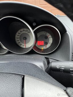 MAZDA 3. 1,6 16V 95.000 KM - Krásný stav - 17