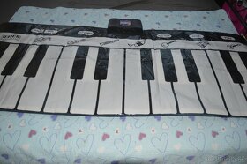 Chicco Fisher Price hračky se zvuky nášlapné piano - 17