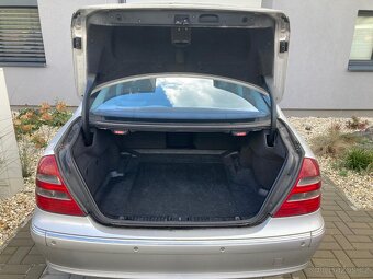Mercedes-Benz E 270 CDI A Avantgarde, 130 kW - 17