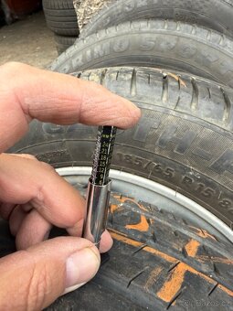 15" originál Renault - 4x100 - 185/65/15 - vzorek 7mm - 17