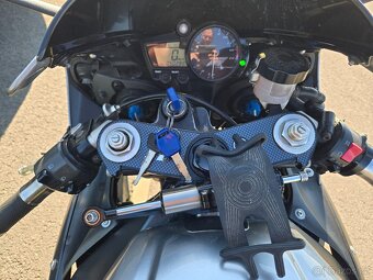 Yamaha Yzf R1 Rv.2002 nové pneu a Stk dobrý stav - 17