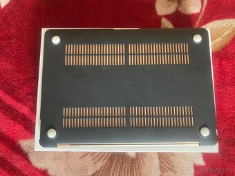 MacBook Air 2020 M1 +rozšíření o všechny sloty a rychlou mem - 17